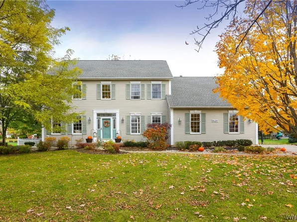 9420 Dana Ct, Clarence Center, NY 14032