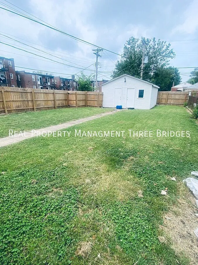 Holly Hills 3br/1.5ba Townhouse — Photo 2