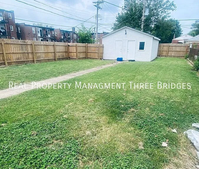 5533 Grace Ave — Photo 2