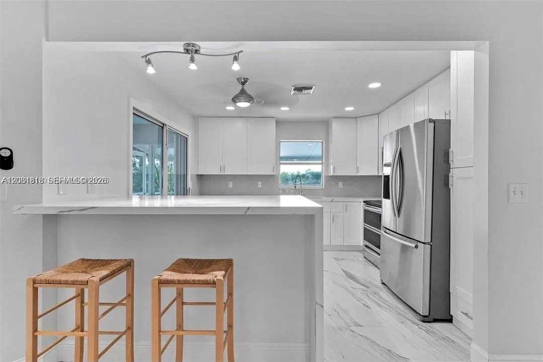 2 bed, 2.0 bath, 1171 sqft, $2,650 — Photo 3