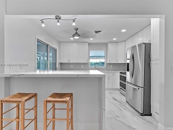 3rd image of 710 SE 22nd Ln