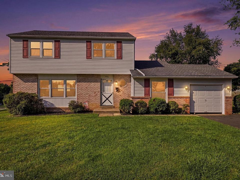 1st image of 450 Coldspring Rd