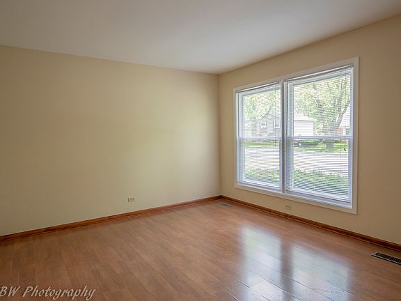 4th image of 129 S Orchard Dr