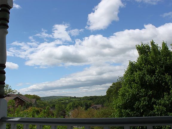 Front Porch View : Looking South
