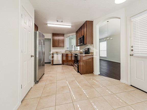 5th image of 3709 Breckenridge Dr