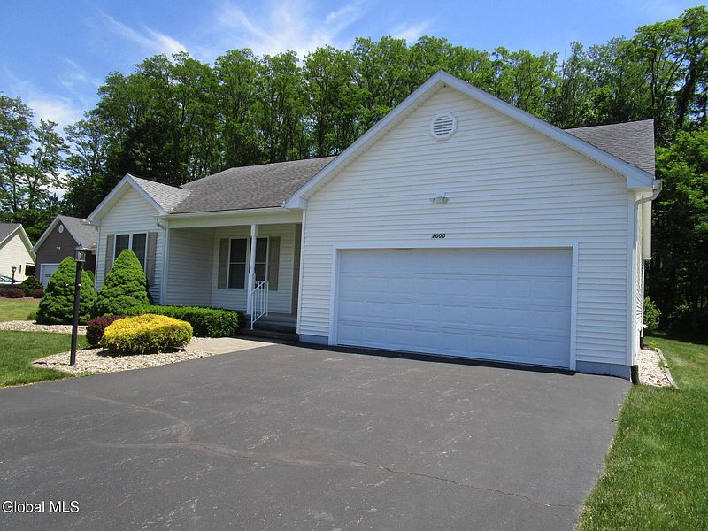 2nd image of 1000 Kingswood Court