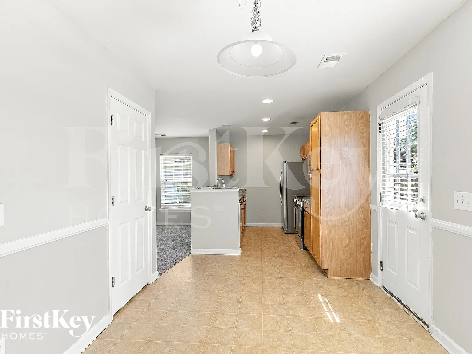 3 bed, 2.5 bath, 1326 sqft, $2,050 — Photo 4