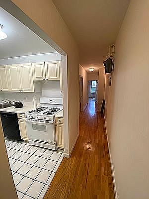 4th image of 506 Amsterdam Ave APT 3B