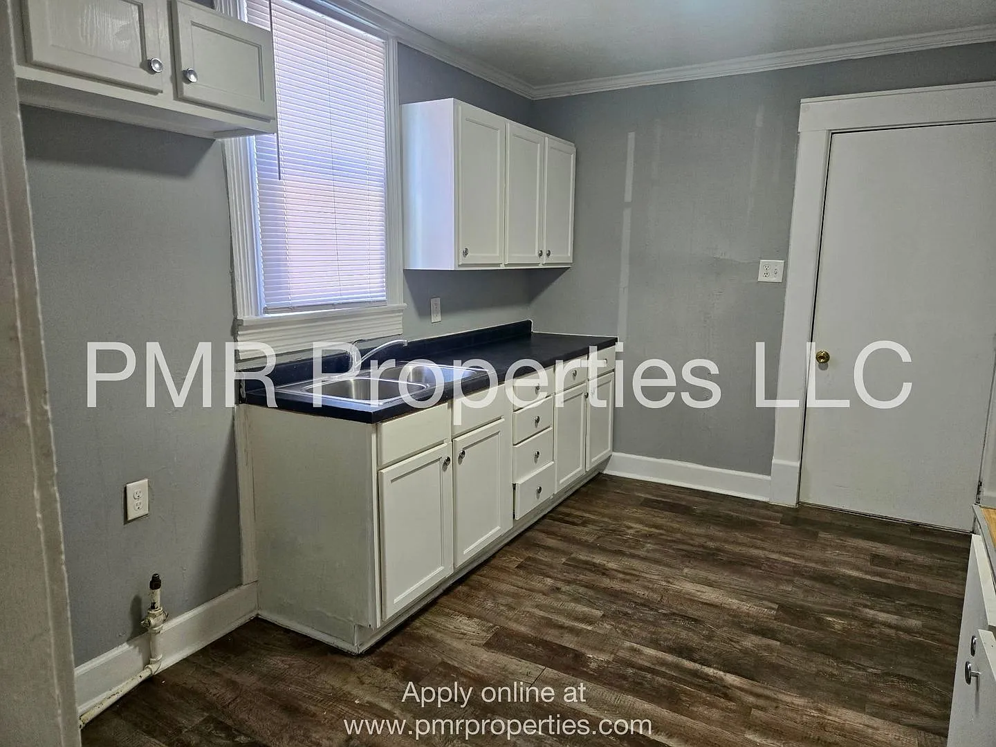 3 Bedrooms / 1 Bathroom House — Photo 3