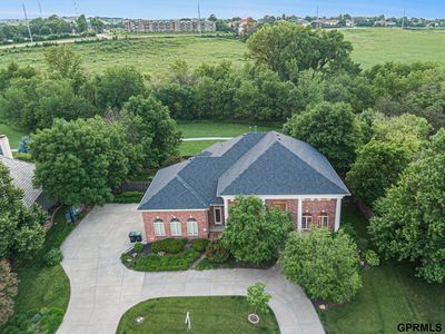 686 N 164th St, Omaha, NE, 68118