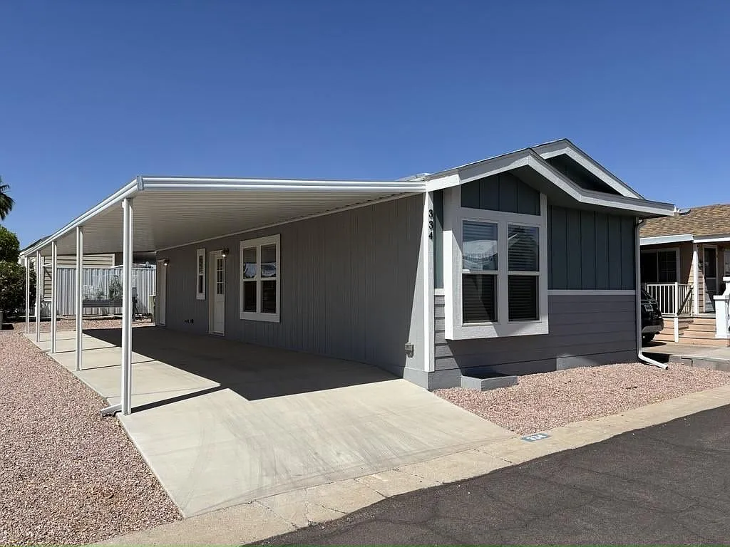 2 bed, 2.0 bath, 748 sqft, $1,444 — Photo 4
