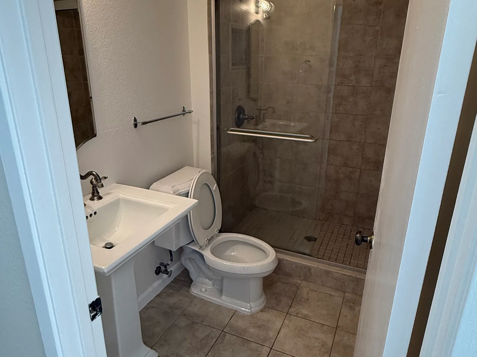 3 bed, 1010 sqft, $3,400 — Photo 1