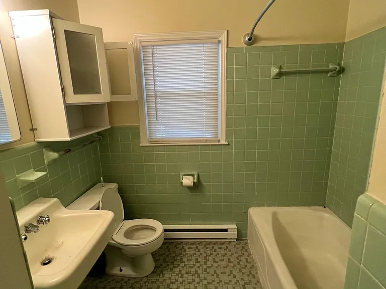 327 Clark St #B — Photo 5