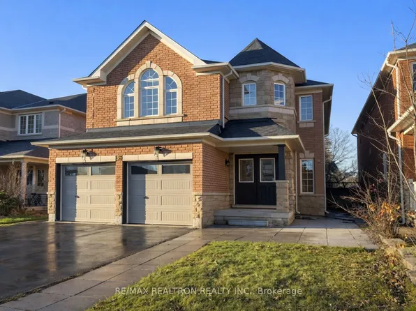 38 Westminster Cir, Barrie, ON L4M 0A4