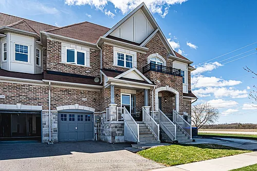 1226 Peelar Cres Photo 1