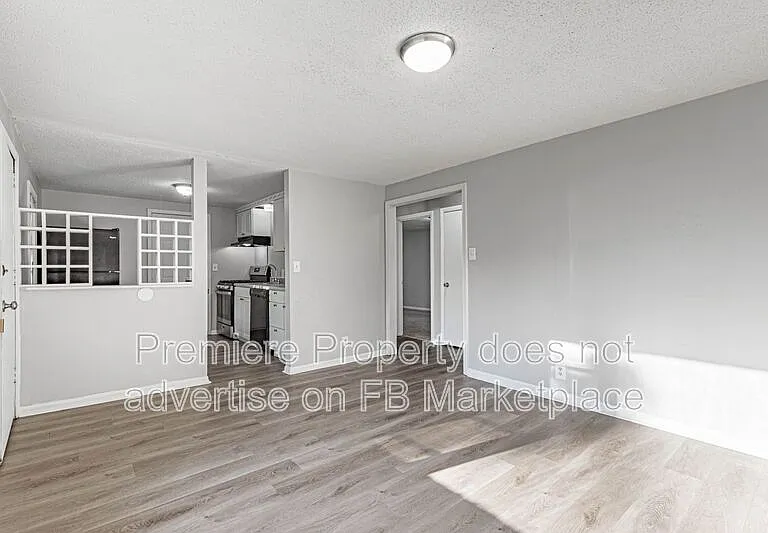 2503 S Vermont Ave — Photo 3