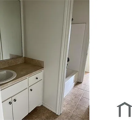 712 N Sharp St — Photo 7