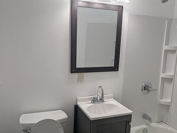 4th image of 1522 Clifton Ave #2