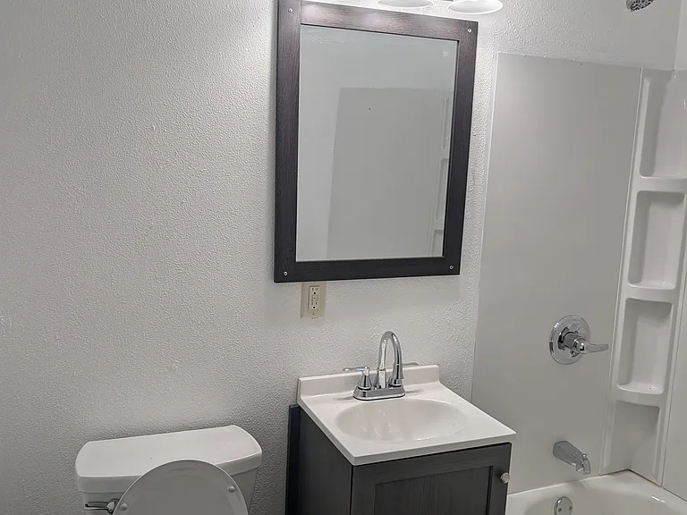 1522 Clifton Ave #2 — Photo 4