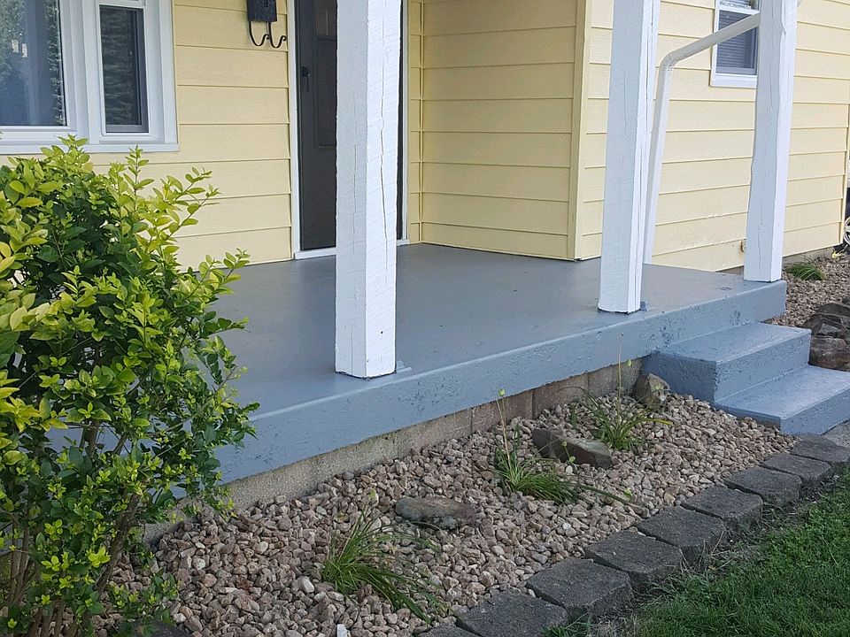 2nd image of 2402 Villa Ave