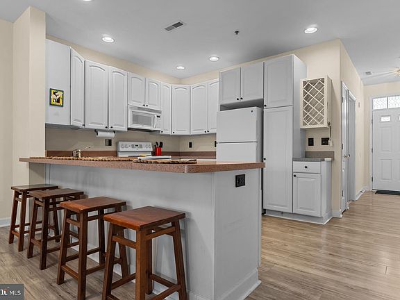 2nd image of 34297 Summerlyn Dr APT 502