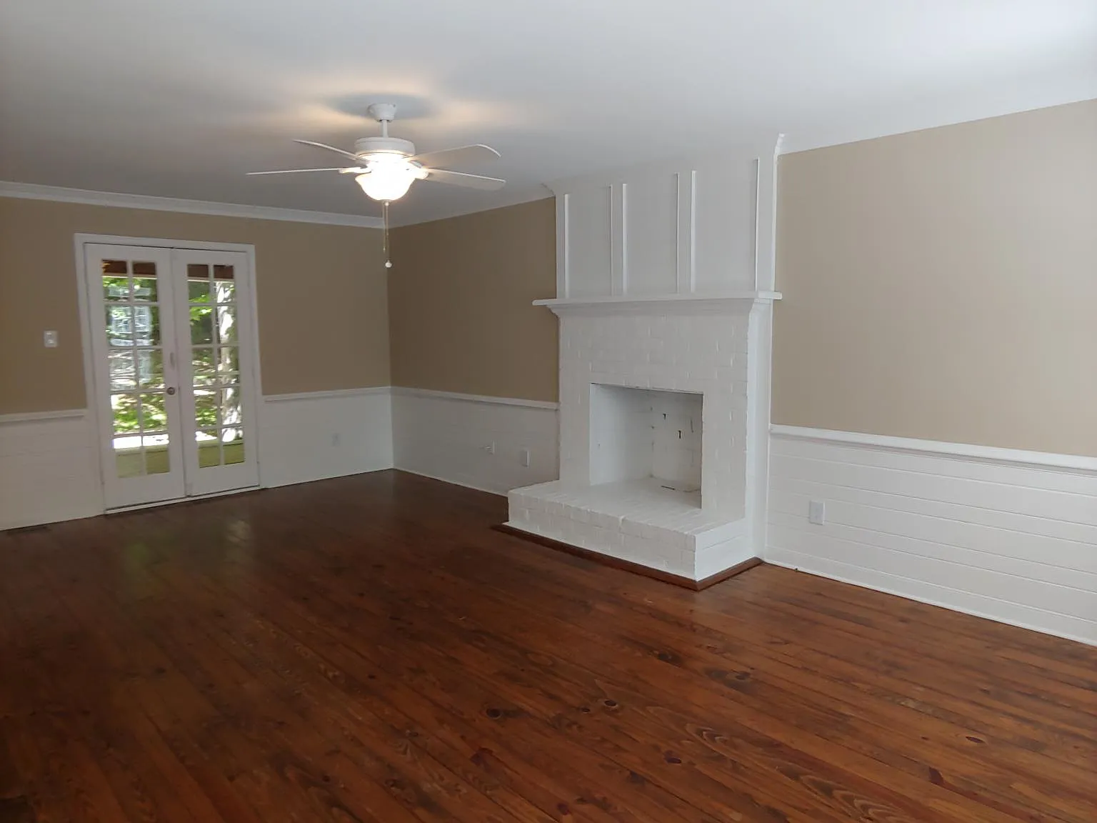 3 bed, 2.5 bath, 1517 sqft, $2,350 — Photo 3