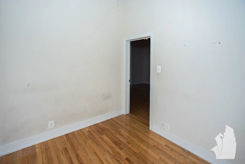 3 bed, 2.5 bath, 1100 sqft, $4,450 — Photo 2