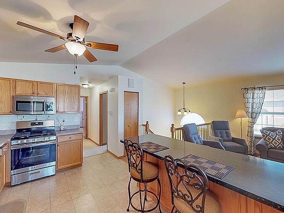 4th image of 10938 Lorel Ave #0