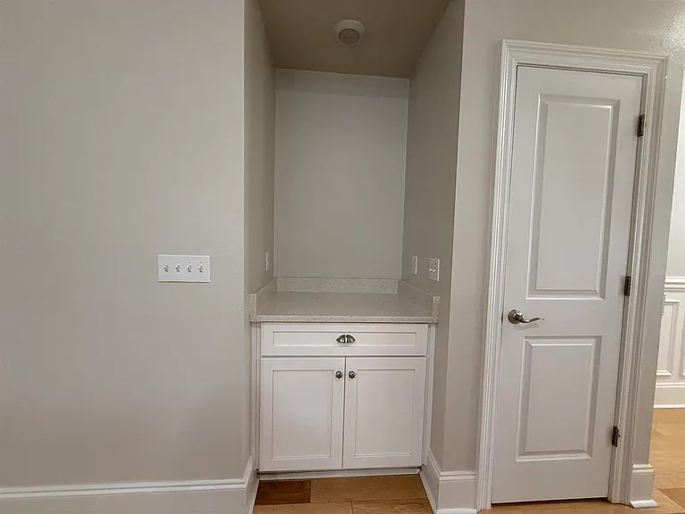 855 Avery Park Dr — Photo 18