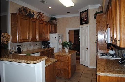 3rd image of 802 Pine Valley Dr