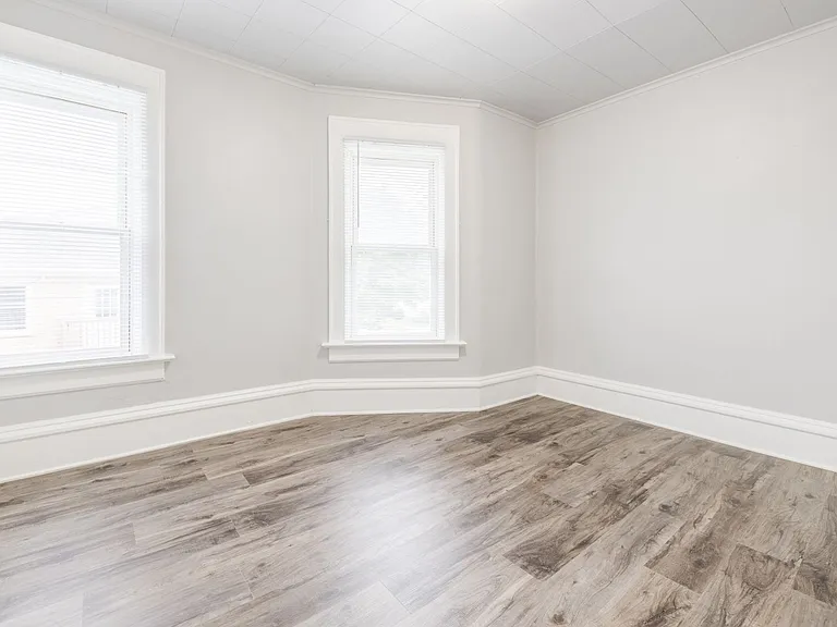 189 E Merrill Ave — Photo 9