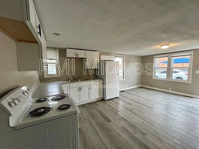 1408 Holland St #A — Photo 4