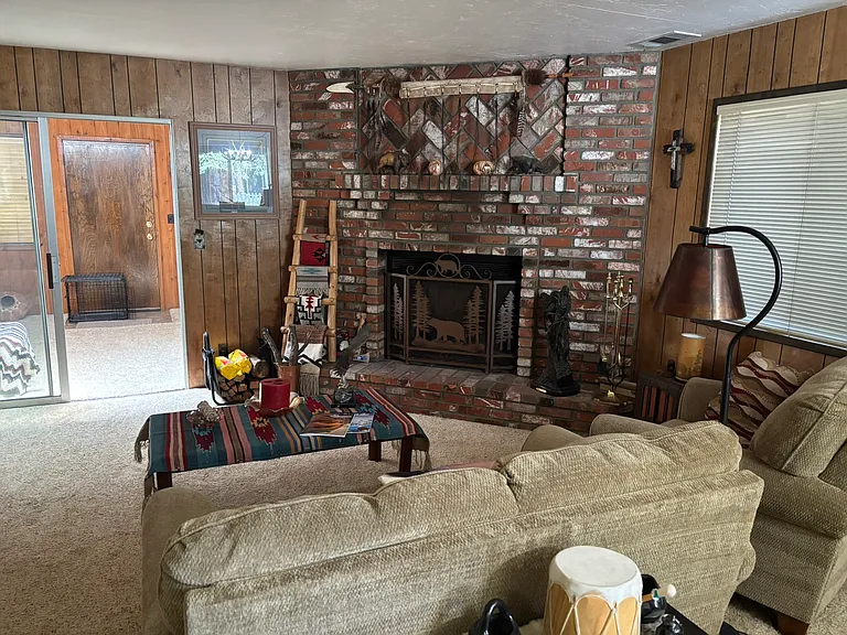 304 E Mojave Blvd — Photo 5
