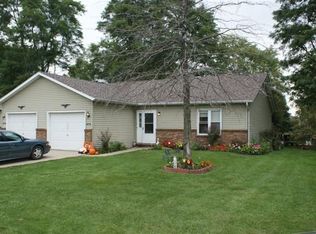 47 Homestead, Athens, IL 62613