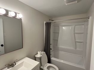 206 Treetop Ave, Springfield, MA 01118