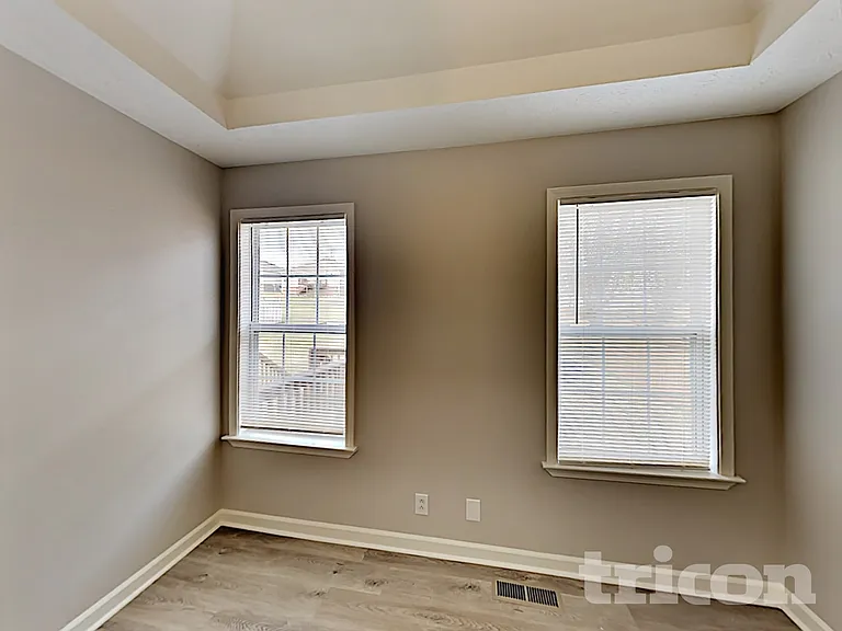 240 Green Hills Dr — Photo 7