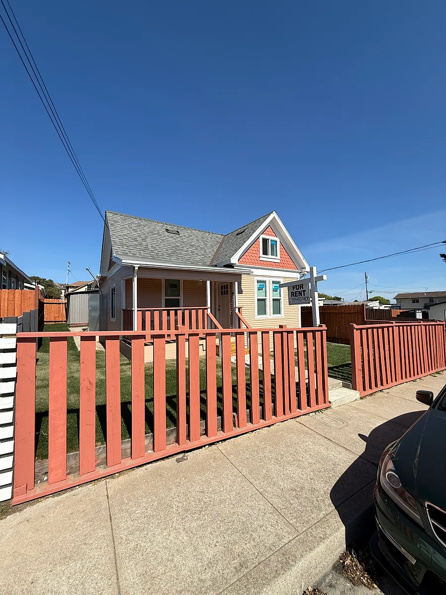 Building Photo - 660 David Ave #A