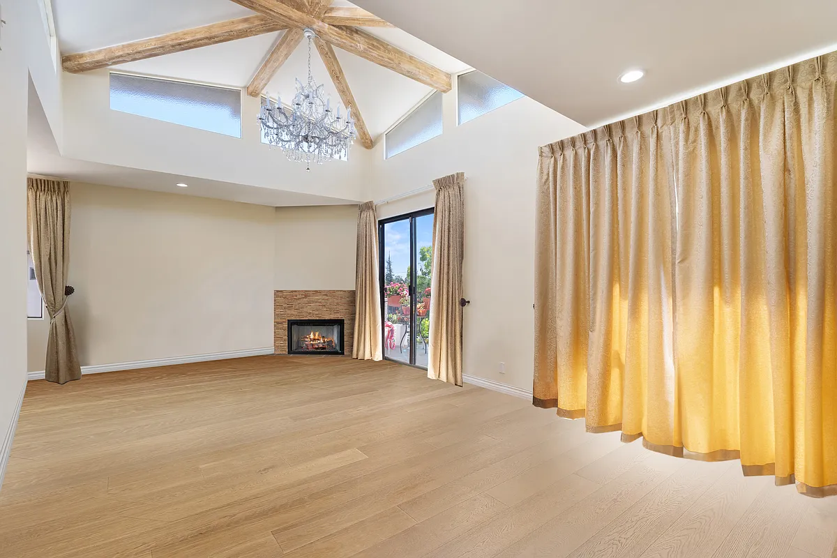Building Photo - 2175 S Beverly Glen Blvd #406