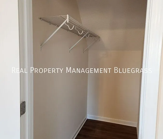 4715 Larkhill Ln — Photo 5