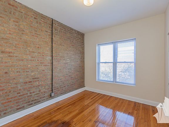 5th image of 853 W Cornelia Ave APT 1S