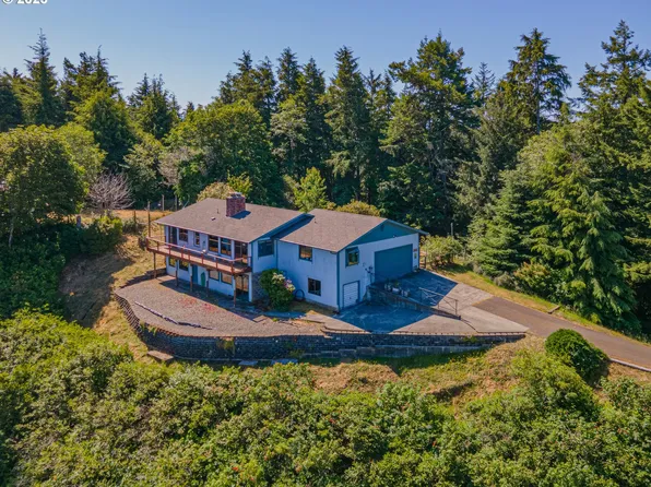 844 Crestview Dr, Reedsport, OR 97467
