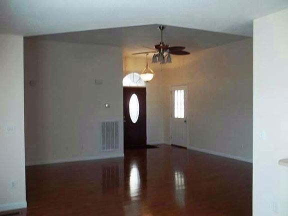 3rd image of 103 Huntington Blvd