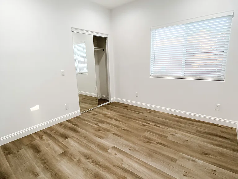 9706 Shannon Ave — Photo 10
