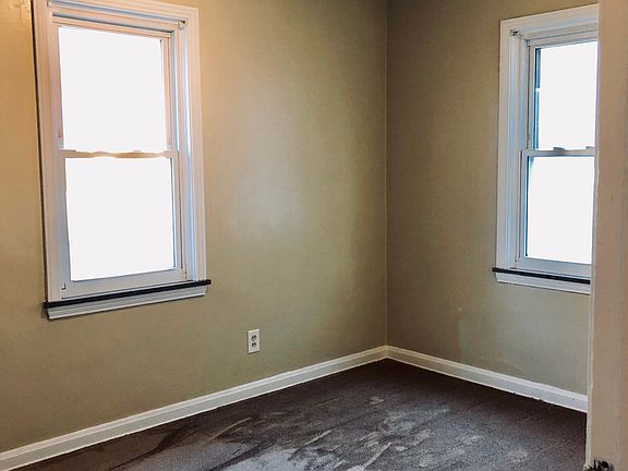 Second first floor bedroom