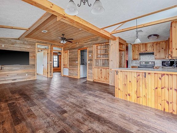 3rd image of 133 Gulf Mountain Rd