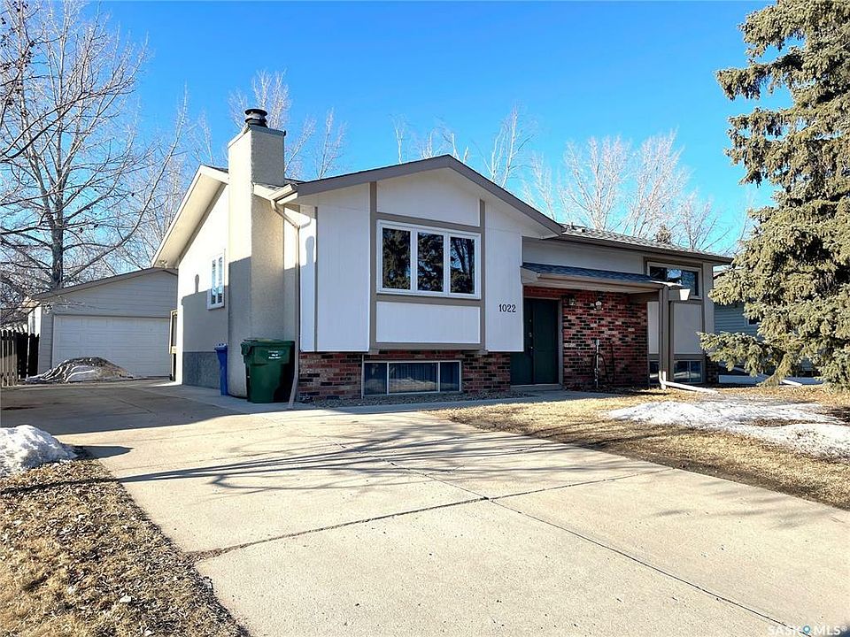 1st image of 1022 Woodman Cres