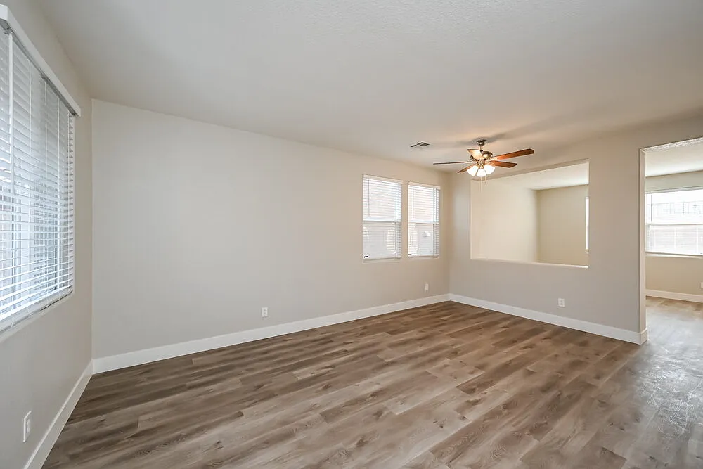 3 bed, 2.5 bath, 2226 sqft, $2,445 — Photo 4