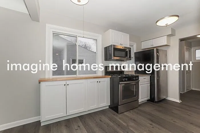 3 bed, 1.0 bath, 980 sqft, $1,935 — Photo 4