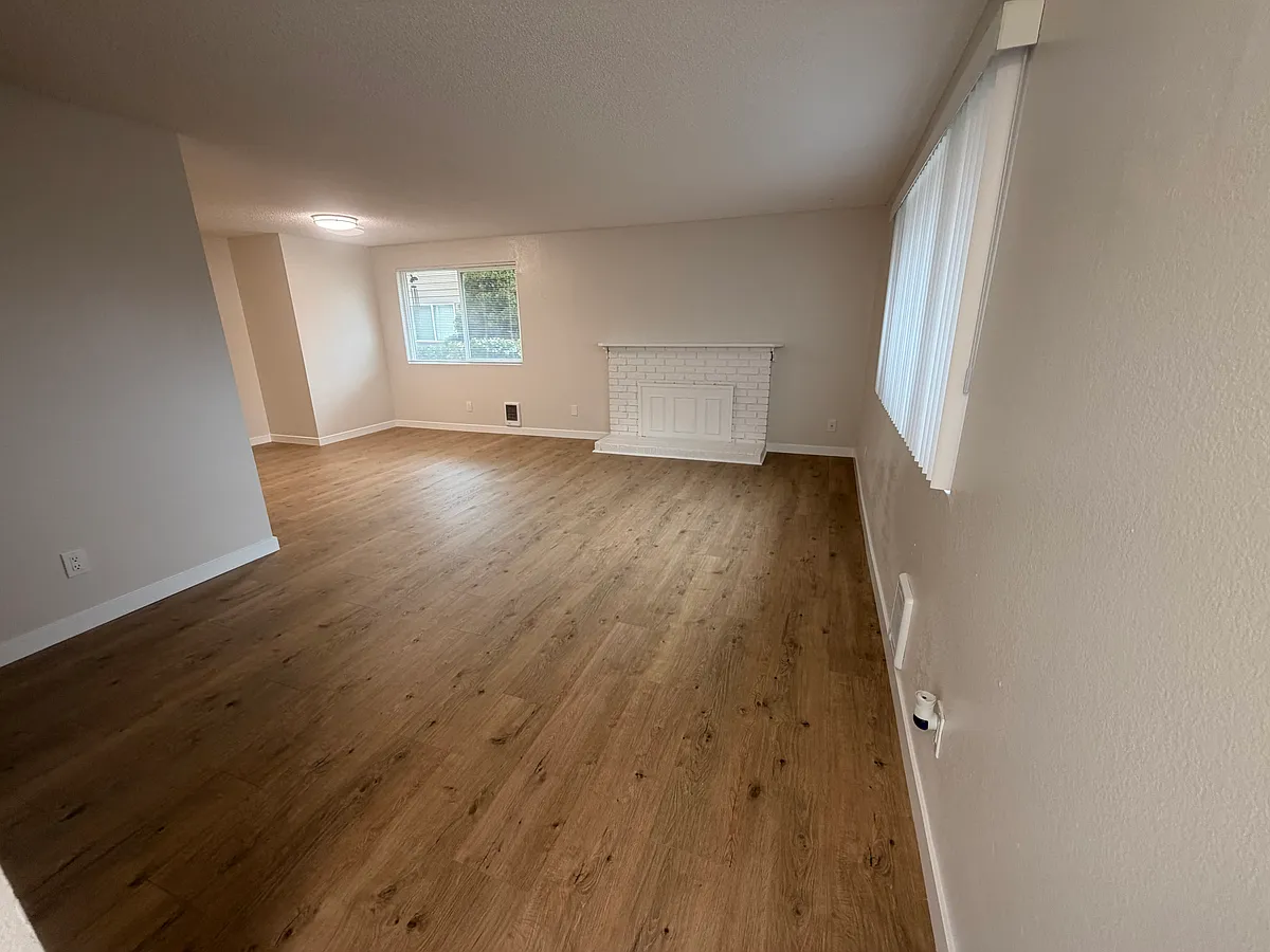 Building Photo - 1270 Cedar Ave #1