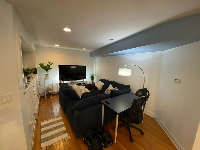 634 W Barry Ave #GDN — Photo 7